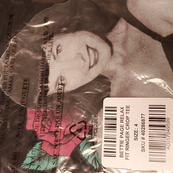 ❤NWT VINTAGE TORRID TEE - BETTIE PAGE GRAPHIC - RELAXED FIT - RINGER PLUS SIZE - Picture 9 of 14